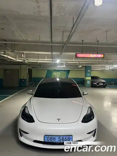 Tesla Model 3, 2022