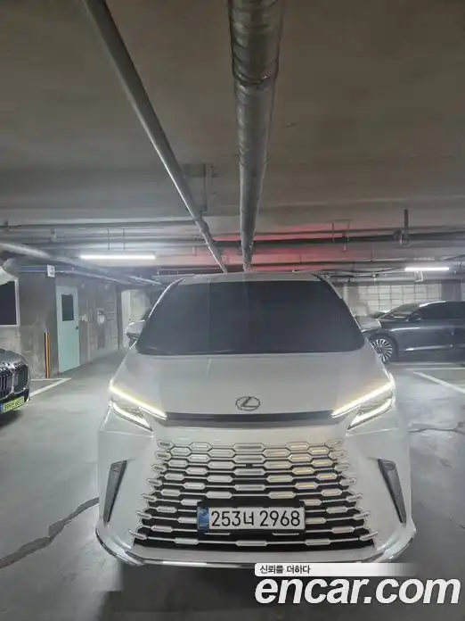 Lexus LM 2024 2.4 гидро в Москве № 214781, фото 3