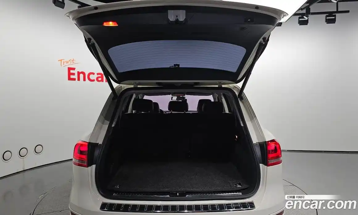Volkswagen Touareg 2011 3.0 гидро в Москве № 220032, фото 20
