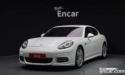 Porsche Panamera, 2015