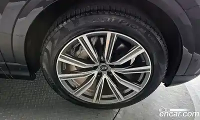 Audi Q8 2021 3.0 гидро в Москве № 230136, миниатюра 5