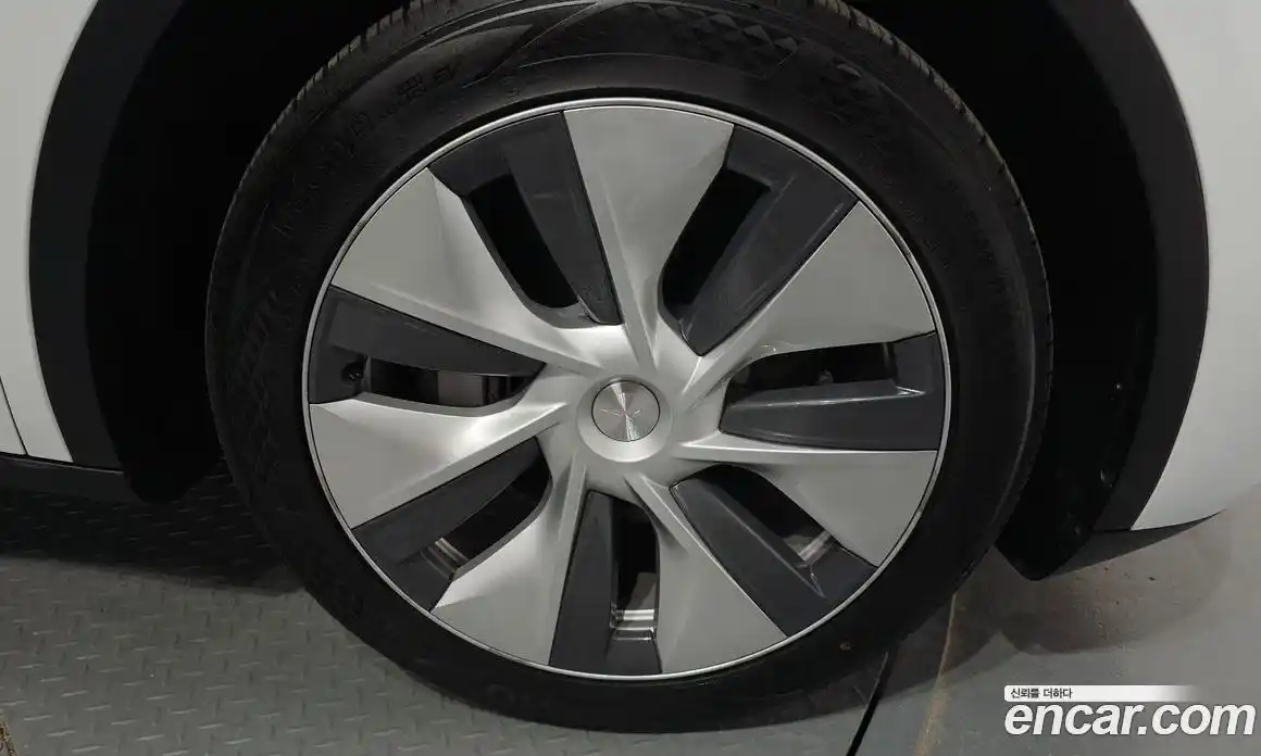 Tesla Model Y 2023 0.2 гидро в Москве № 231693, фото 5