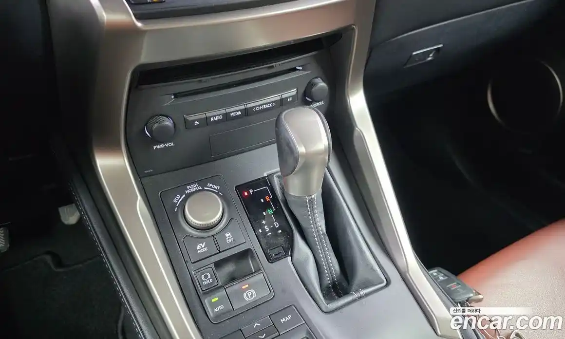 Lexus NX 2017 2.5 гидро в Москве № 232001, фото 9