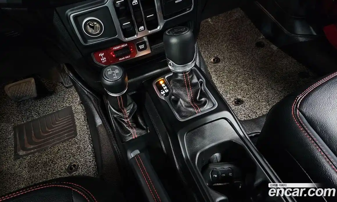 Jeep Wrangler 2018 2.0 гидро в Москве № 232352, фото 9