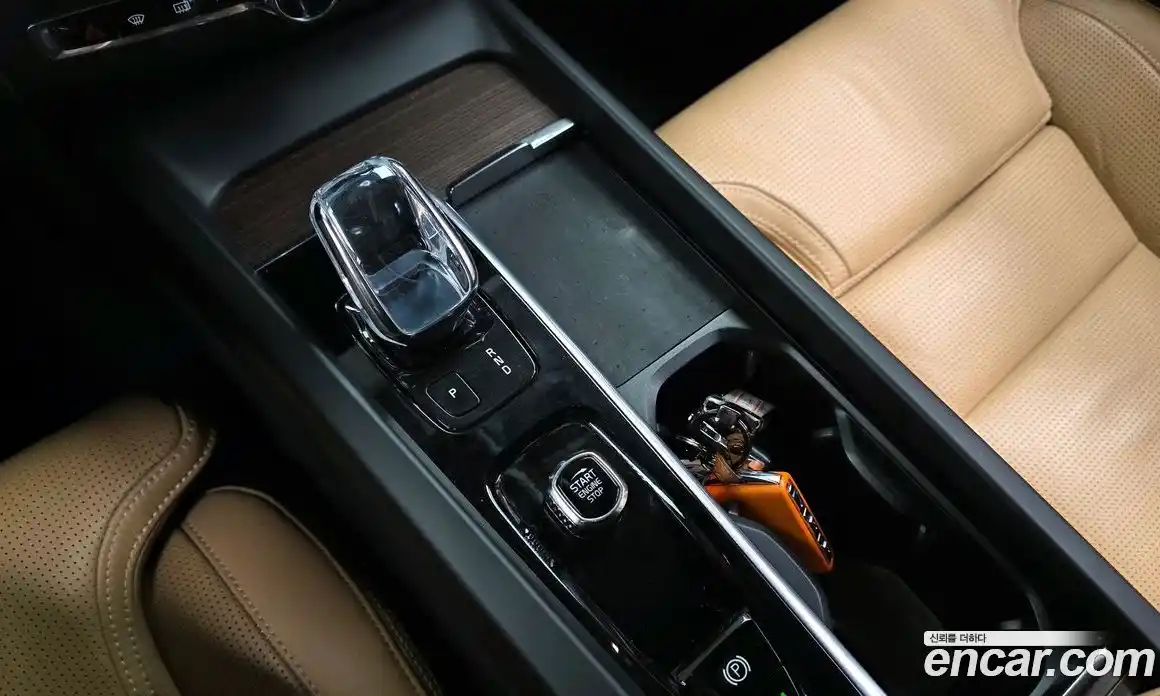 Volvo XC60 2022 2.0 гидро в Москве № 251017, фото 9
