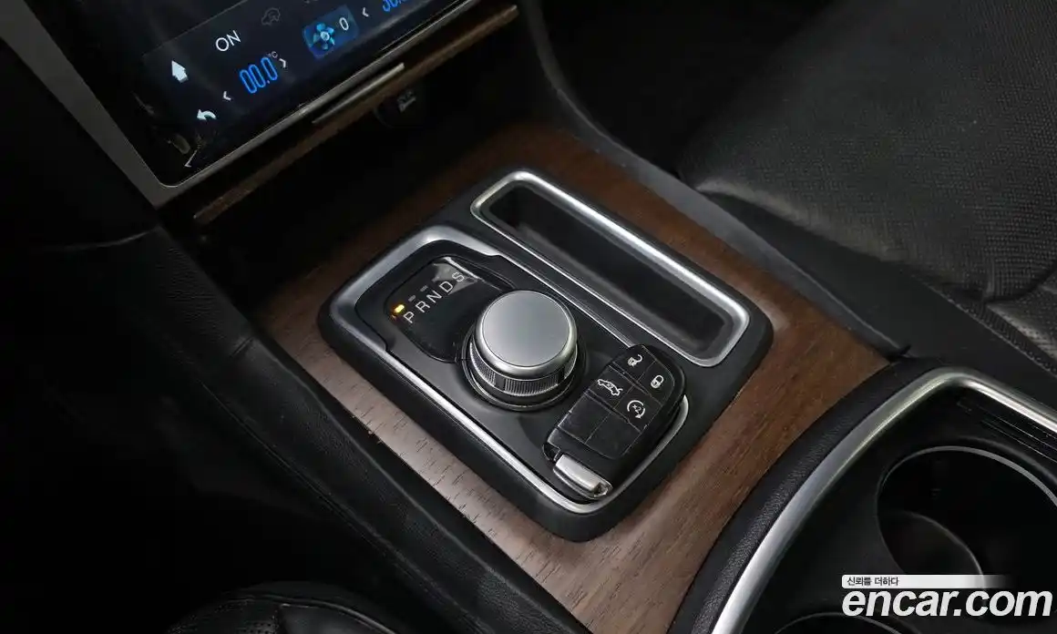 Chrysler 300C 2016 3.6 гидро в Москве № 256780, фото 9