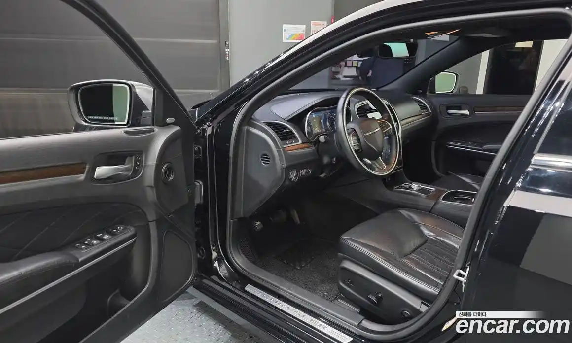 Chrysler 300C 2016 3.6 гидро в Москве № 256780, фото 10