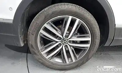 Volkswagen Tiguan 2023 2.0 гидро в Москве № 276382, миниатюра 5