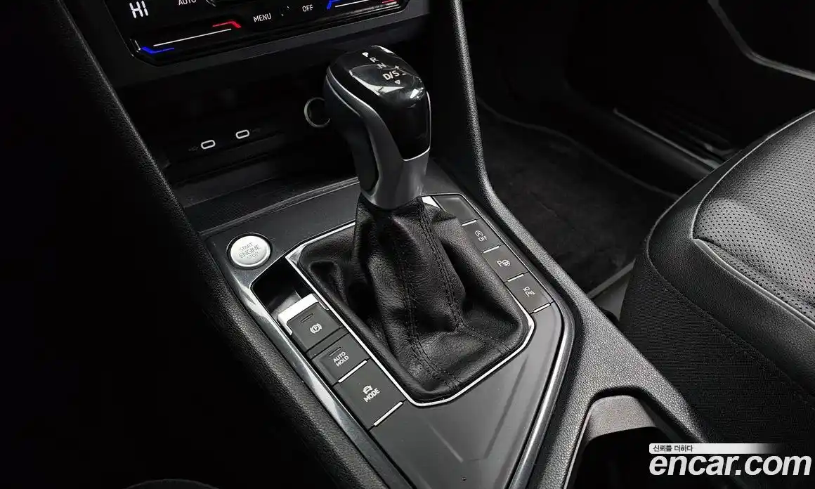 Volkswagen Tiguan 2023 2.0 гидро в Москве № 276382, фото 9