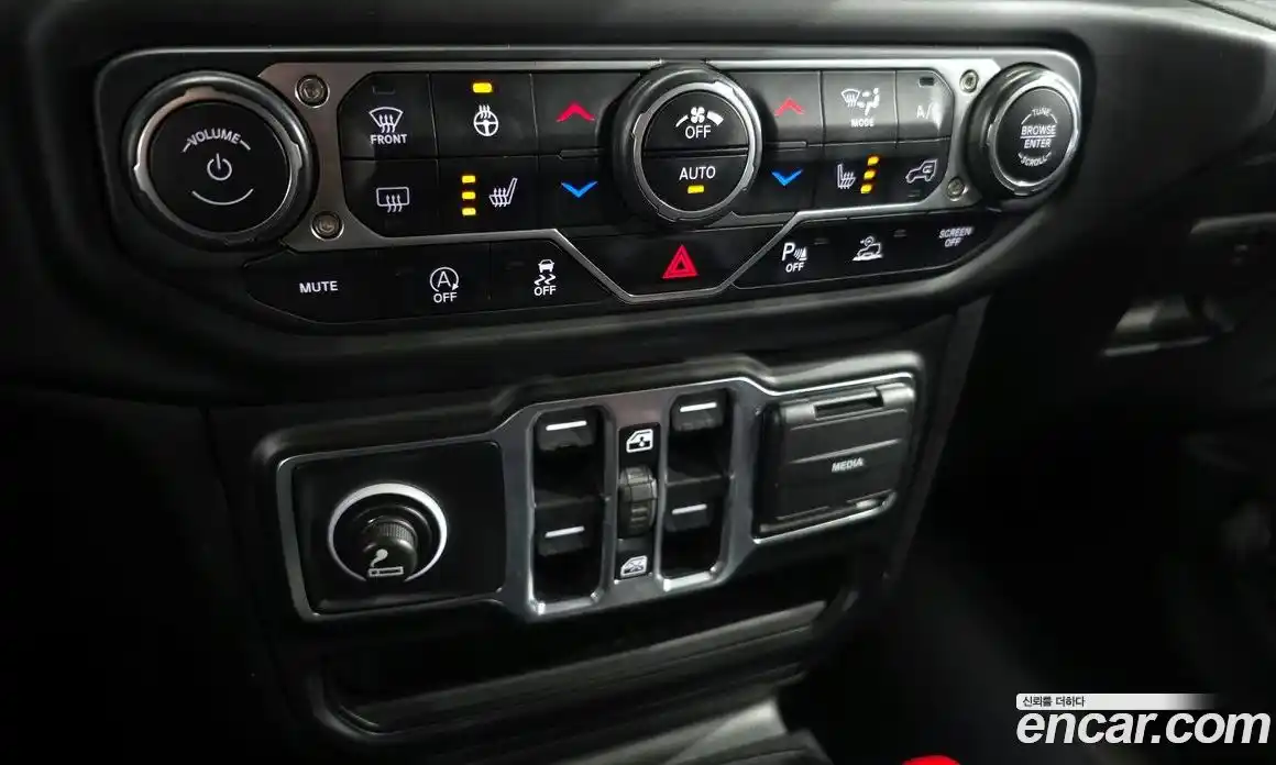 Jeep Wrangler 2021 2.0 гидро в Москве № 278768, фото 17