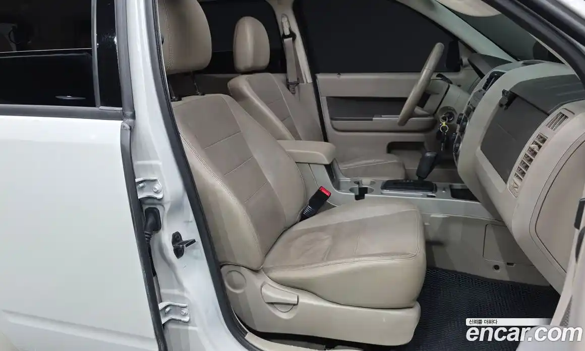Ford Escape 2012 2.5 гидро в Москве № 303717, фото 11