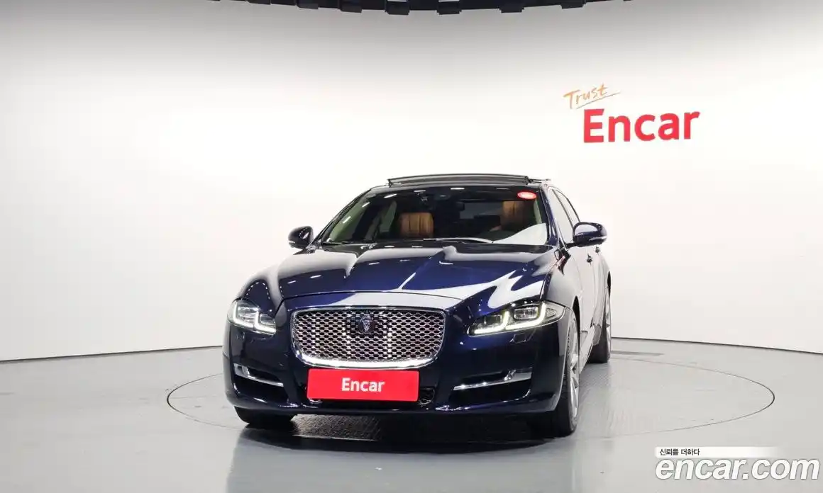 Jaguar XJ 2017 3.0 гидро в Москве № 305049, фото 3