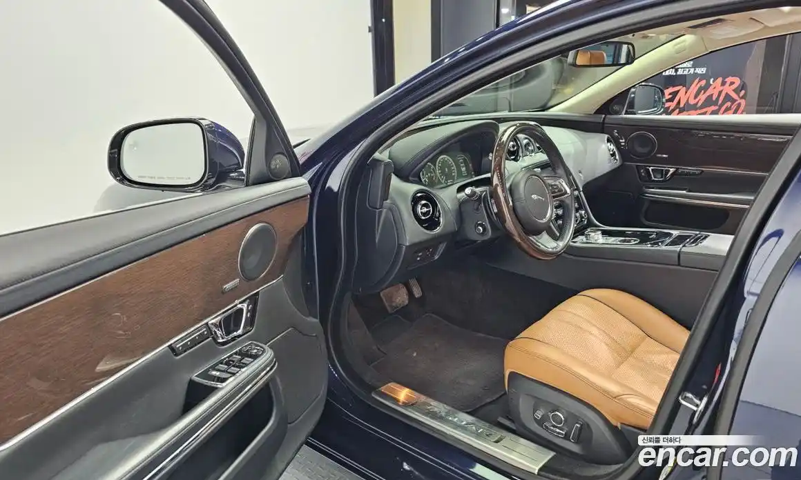 Jaguar XJ 2017 3.0 гидро в Москве № 305049, фото 10