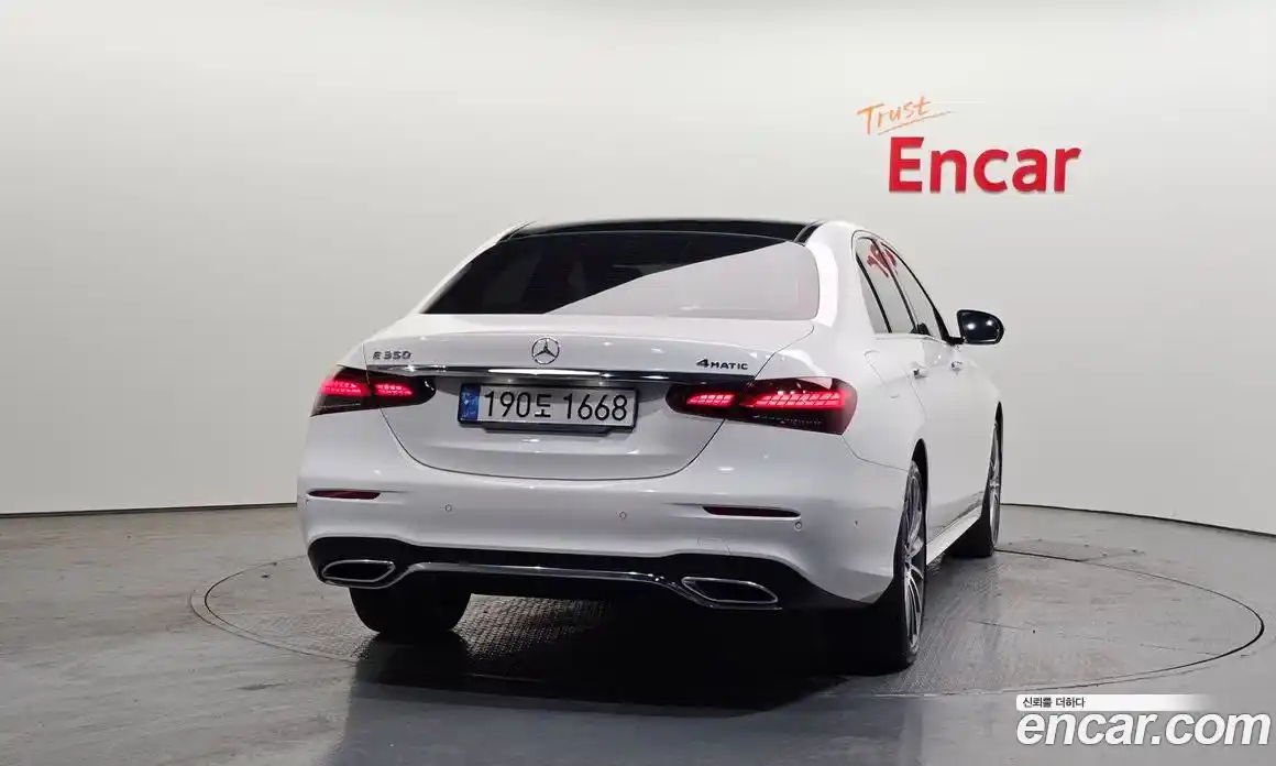 Mercedes-Benz E-Class 2021 2.0 гидро, фото 4