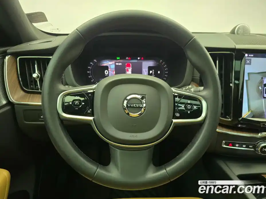 Volvo XC60 2023 2.0 гидро в Москве № 344323, фото 13