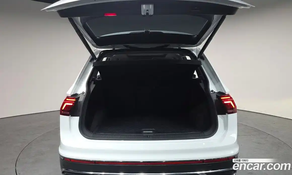 Volkswagen Tiguan 2024 2.0 гидро в Москве № 357441, фото 19