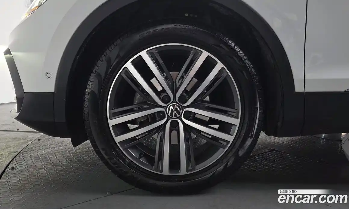 Volkswagen Tiguan 2024 2.0 гидро в Москве № 357441, фото 4