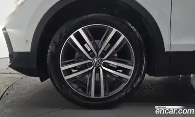 Volkswagen Tiguan 2024 2.0 гидро в Москве № 357441, миниатюра 4