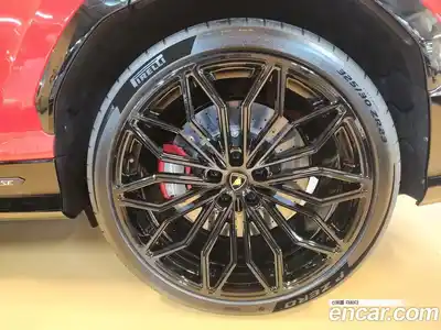 Lamborghini Urus 2025 4.0 гидро в Москве № 365780, миниатюра 6