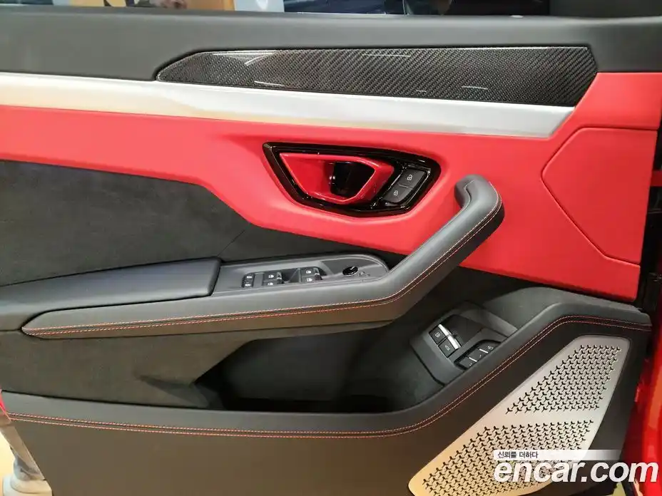 Lamborghini Urus 2025 4.0 гидро в Москве № 365780, фото 9