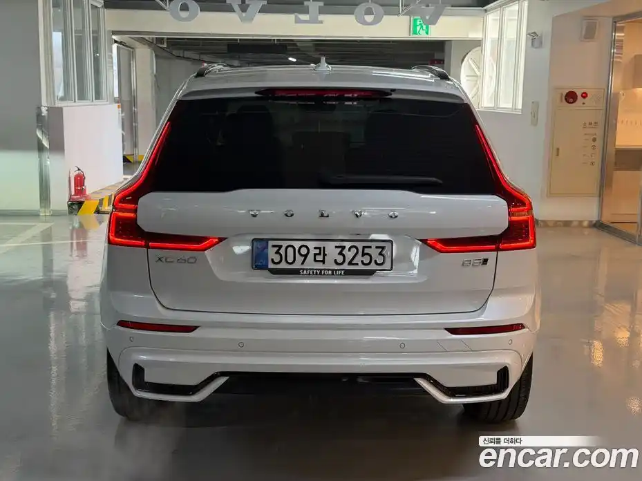 Volvo XC60 2025 2.0 гидро в Москве № 430222, фото 4