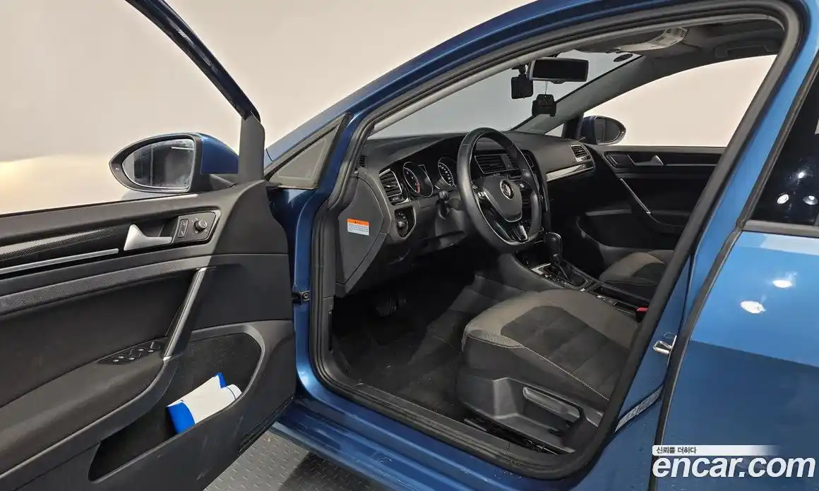Volkswagen Golf 2016 1.4 гидро в Москве № 431911, фото 10