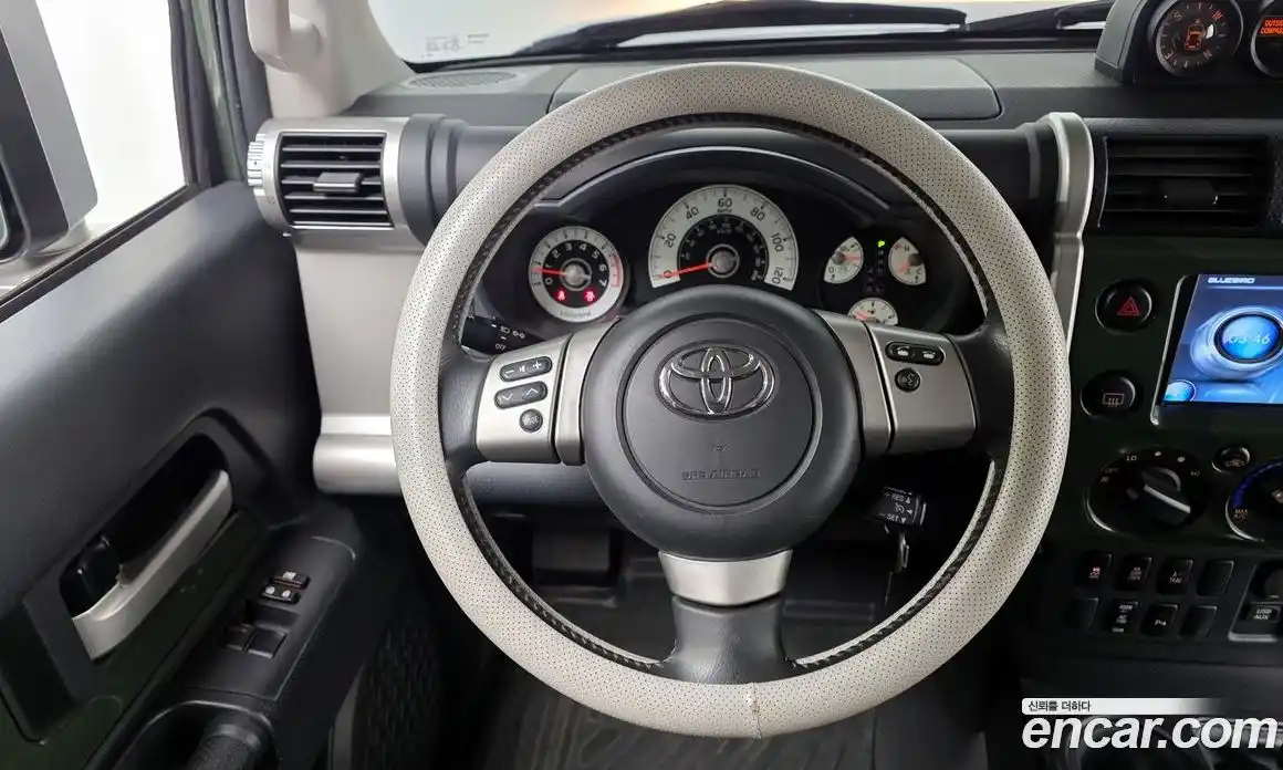 Toyota FJ Cruiser 2012 4.0 гидро в Москве № 523940, фото 13