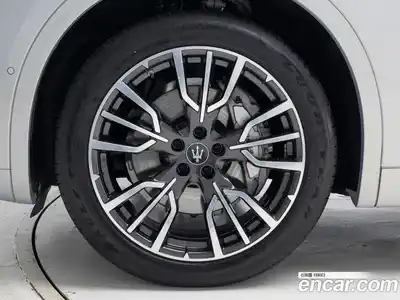 Maserati Grecale 2024 2.0 гидро в Москве № 585236, миниатюра 5