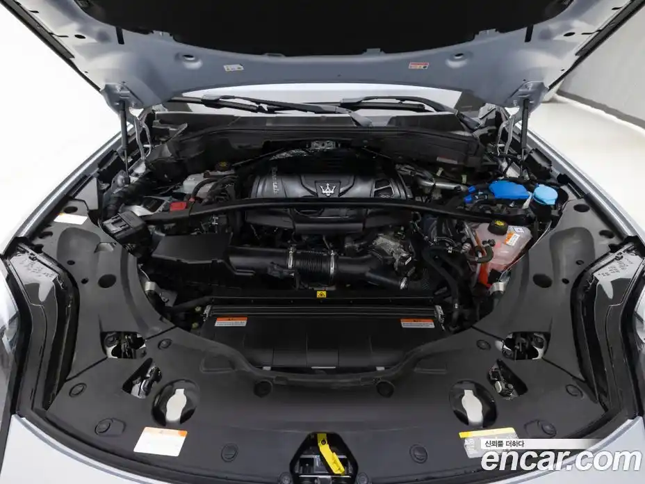 Maserati Grecale 2024 2.0 гидро в Москве № 585236, фото 6