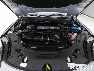 Maserati Grecale 2024 2.0 гидро в Москве № 585236, миниатюра 6