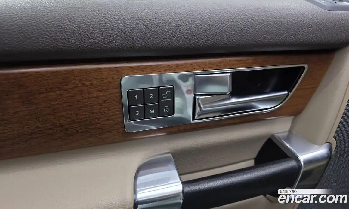 Land Rover Discovery 2015 3.0 гидро в Москве № 627390, фото 17