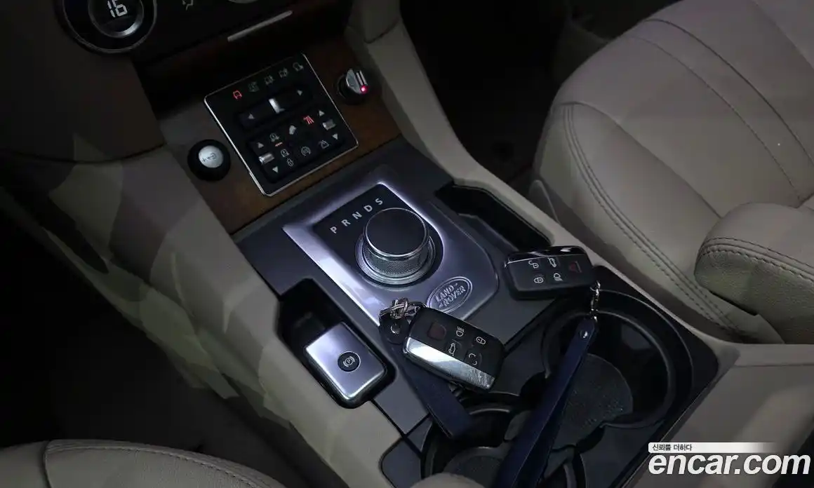 Land Rover Discovery 2015 3.0 гидро в Москве № 627390, фото 9