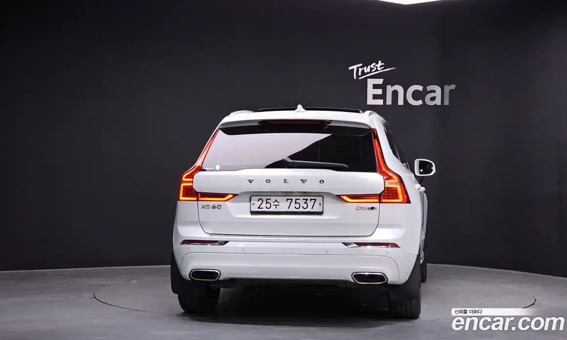 Volvo XC60 2018 2.0 гидро в Москве № 749586, фото 4