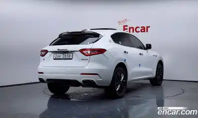 Maserati Levante 2018 3.0 гидро в Москве № 803294, миниатюра 2