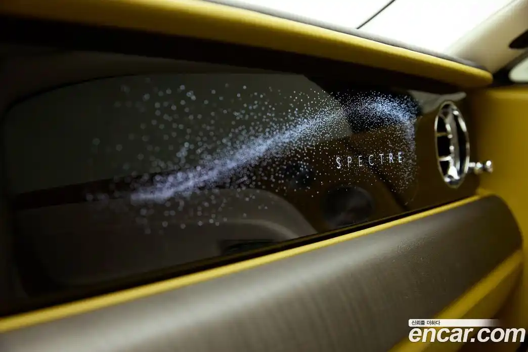 Rolls-Royce Spectre 2024 гидро в Москве № 816864, фото 15