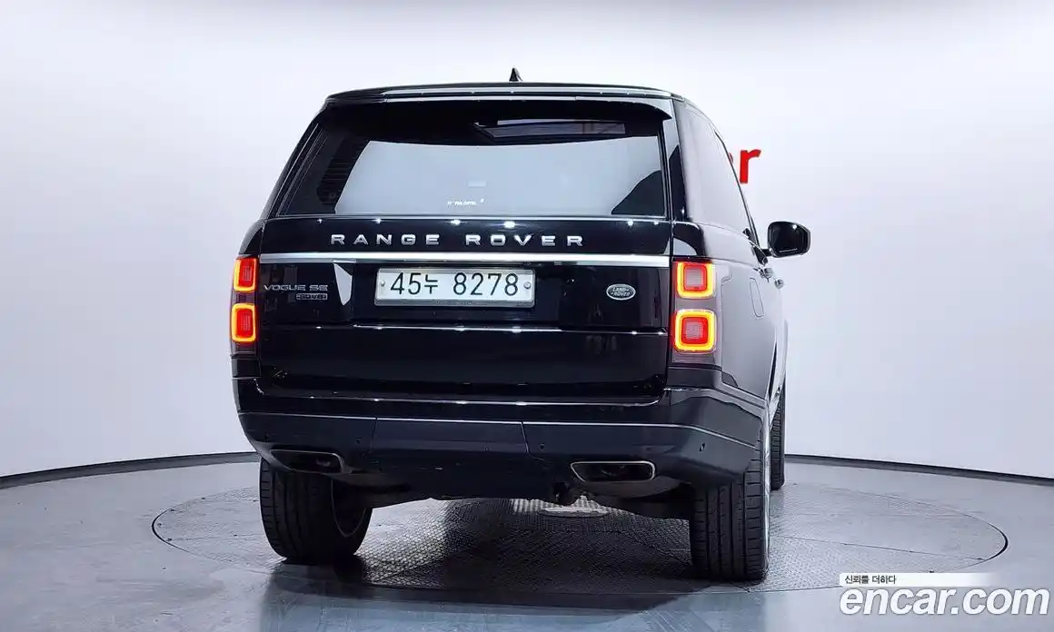 Land Rover Range-Rover 2018 4.4 гидро в Москве № 824947, фото 4