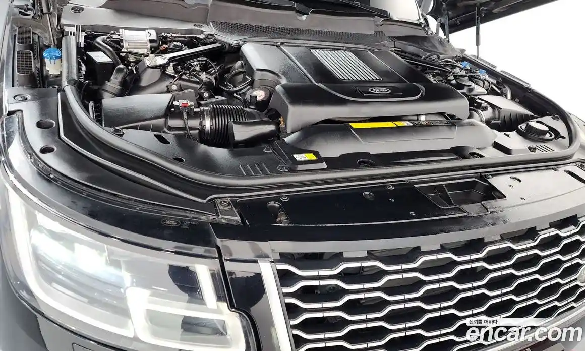 Land Rover Range-Rover 2018 4.4 гидро в Москве № 824947, фото 6