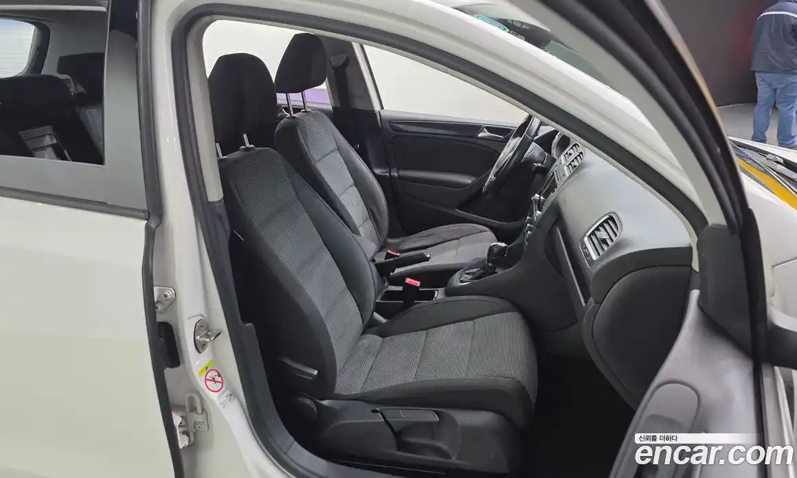 Volkswagen Golf 2013 1.6 гидро в Москве № 826294, фото 12