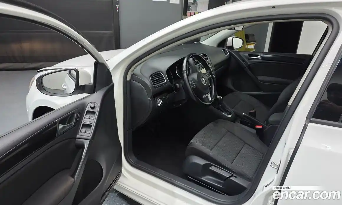 Volkswagen Golf 2013 1.6 гидро в Москве № 826294, фото 10