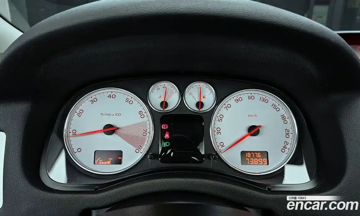 Peugeot 307 2004 2.0 механика в Москве № 827476, фото 8