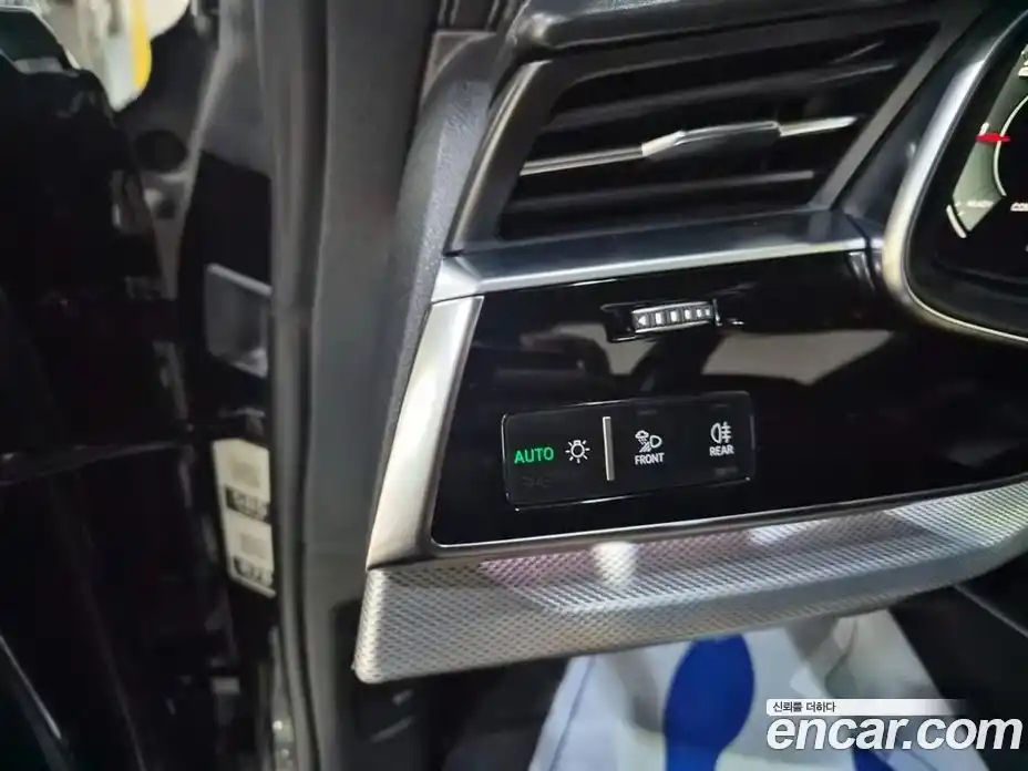 Audi Q8 2021 3.0 Автомат в Москве № 860179, фото 14