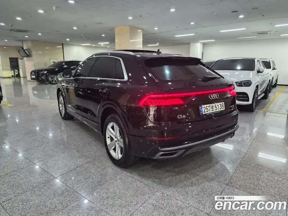 Audi Q8 2021 3.0 Автомат в Москве № 860179, фото 3
