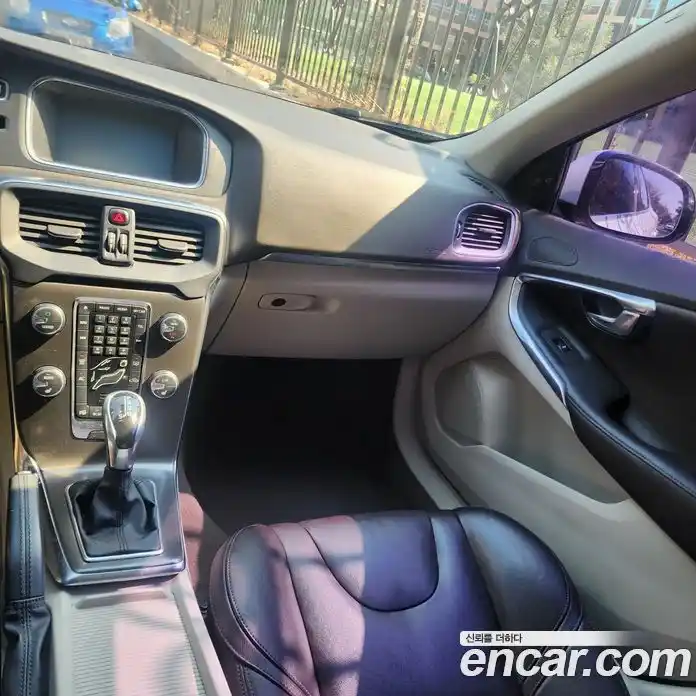 Volvo V40 2014 2.0 гидро в Москве № 860513, фото 12