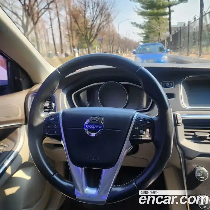 Volvo V40 2014 2.0 гидро в Москве № 860513, фото 15