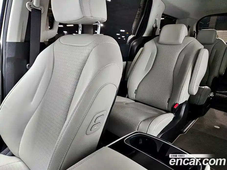 Kia Canival 2021 2.2 Автомат в Москве № 888393, фото 16