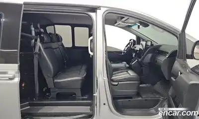 Hyundai Staria 2023 2.2 Автомат в Москве № 971729, миниатюра 11