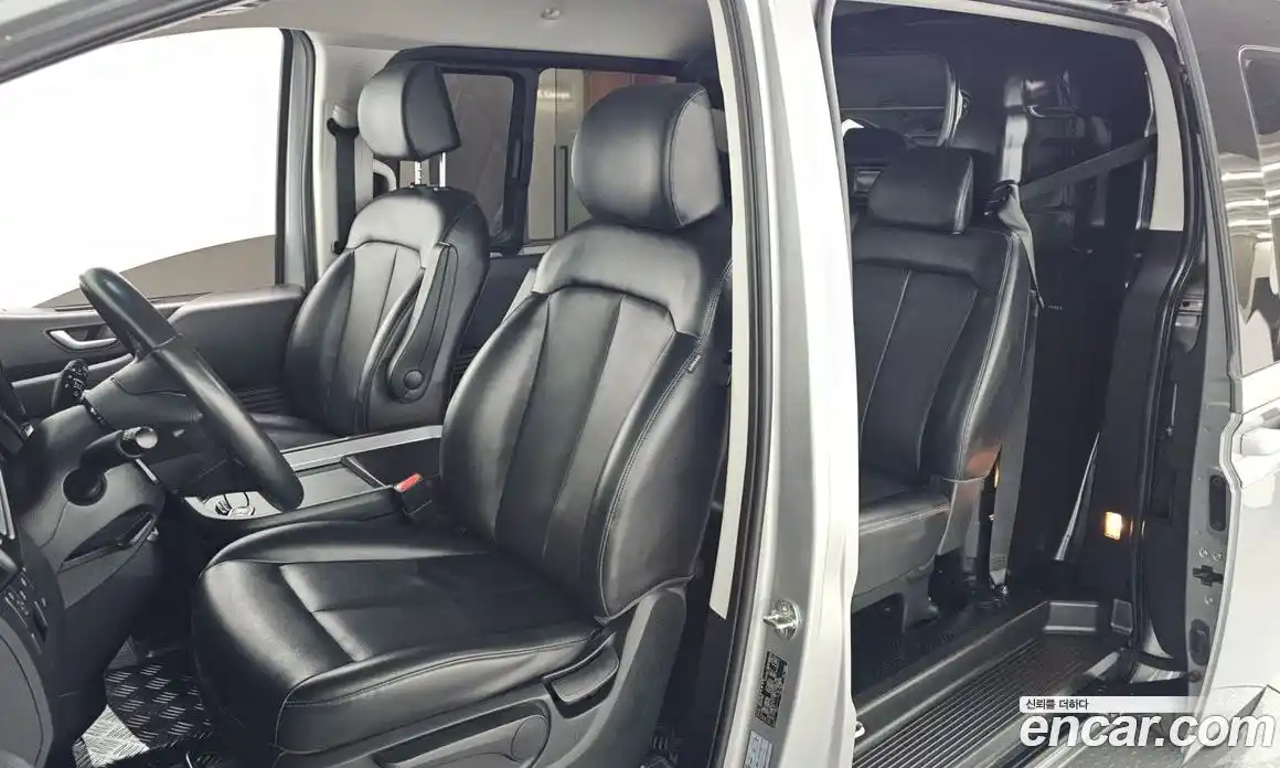 Hyundai Staria 2023 2.2 Автомат в Москве № 971729, фото 12