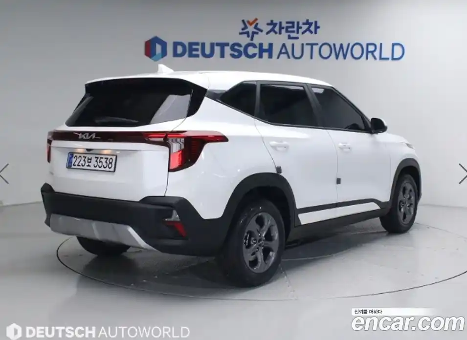 Kia Seltos 2025 1.6 Автомат в Москве № 1008884, фото 2