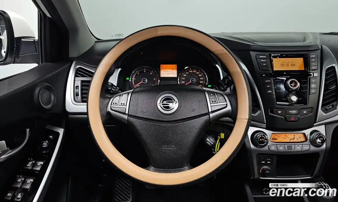 SsangYong Korando 2014 2.0 Механическая в Москве № 1011051, фото 13