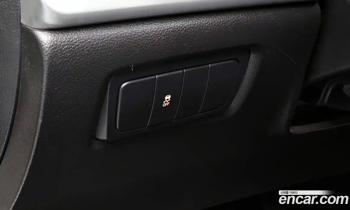 SsangYong Korando 2014 2.0 Механическая в Москве № 1011051, фото 16